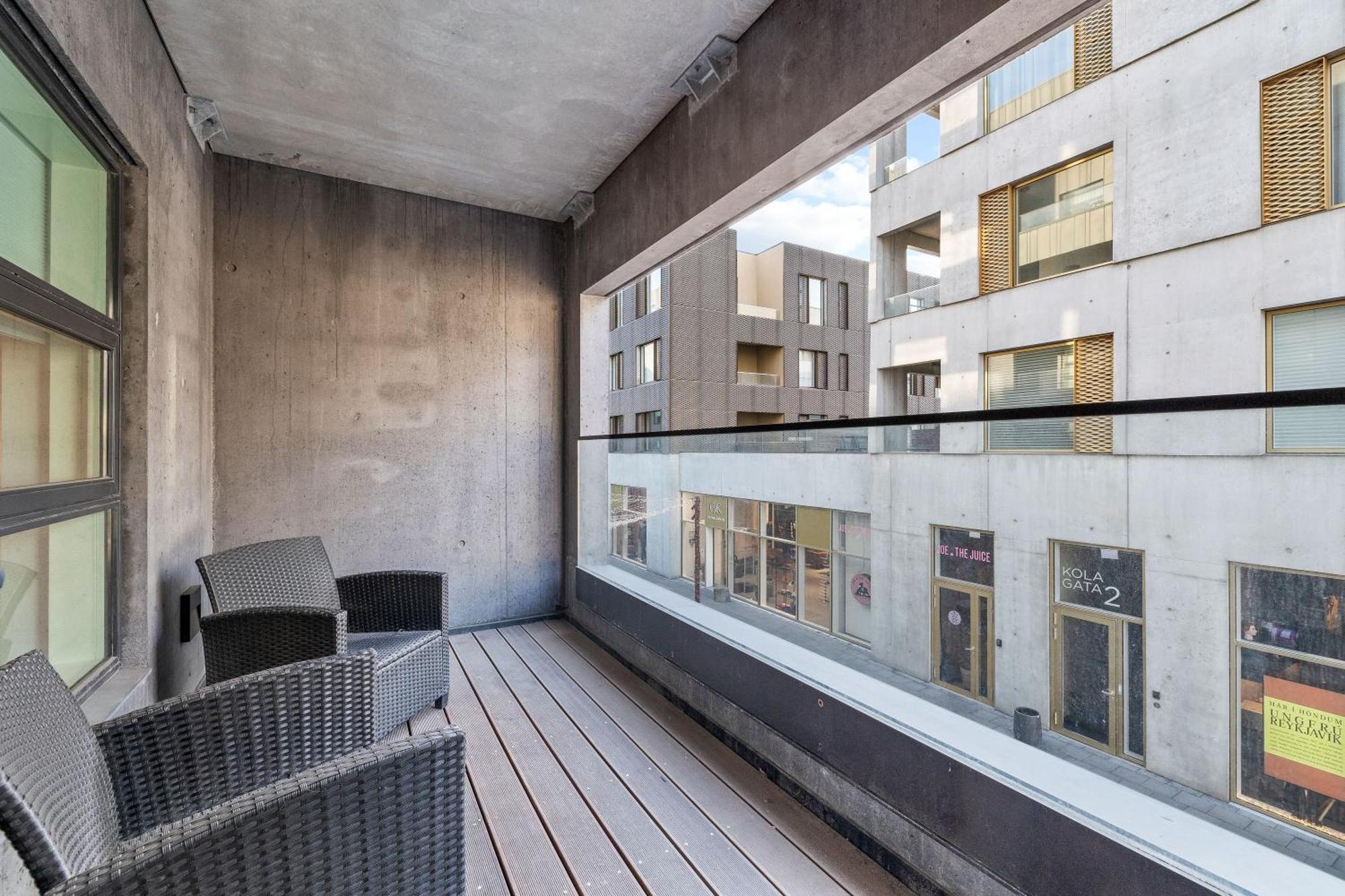 Vibrant Hafnatorg I Spacious Property With Expansive Garage Reikiavik Exterior foto