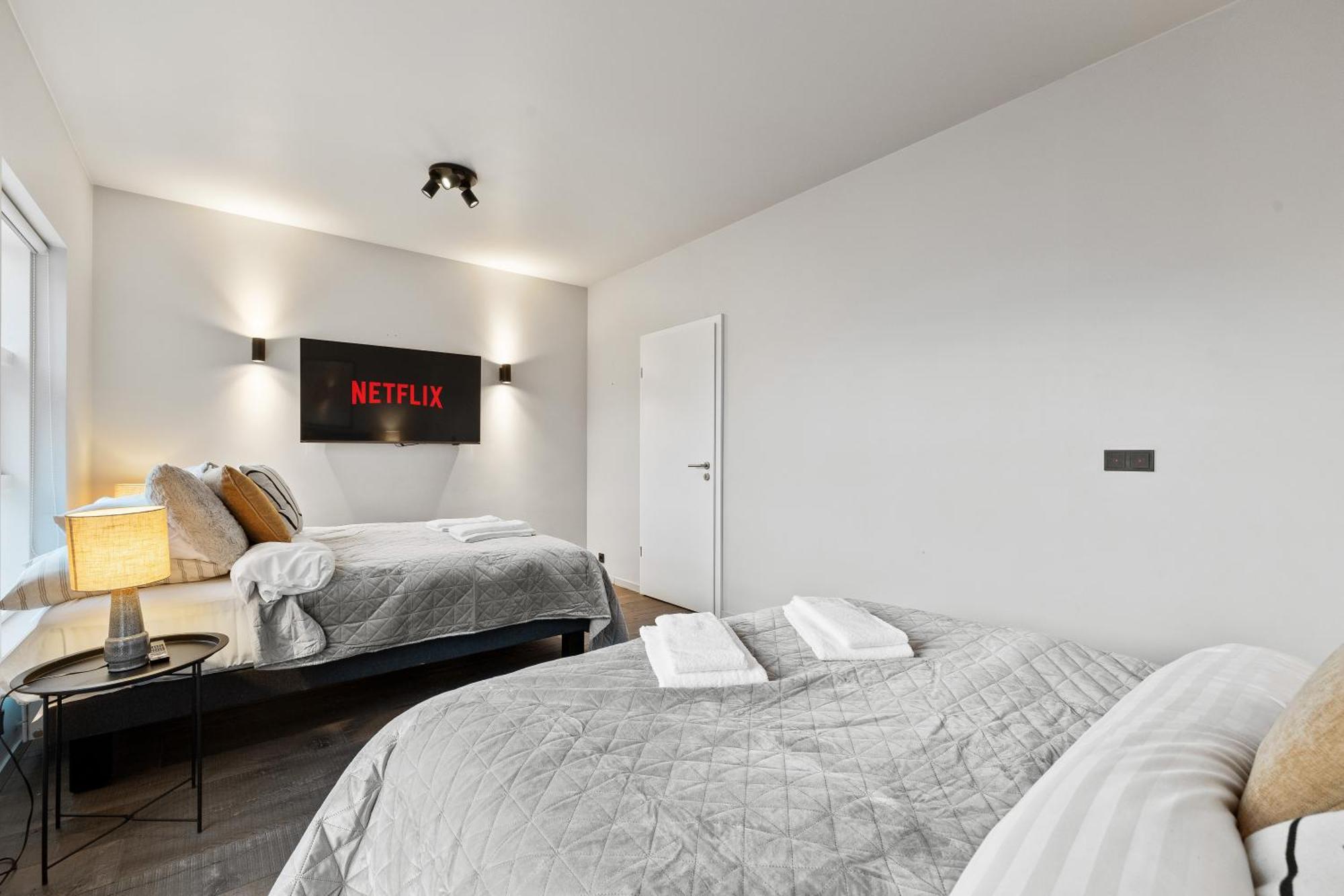 Vibrant Hafnatorg I Spacious Property With Expansive Garage Reikiavik Exterior foto