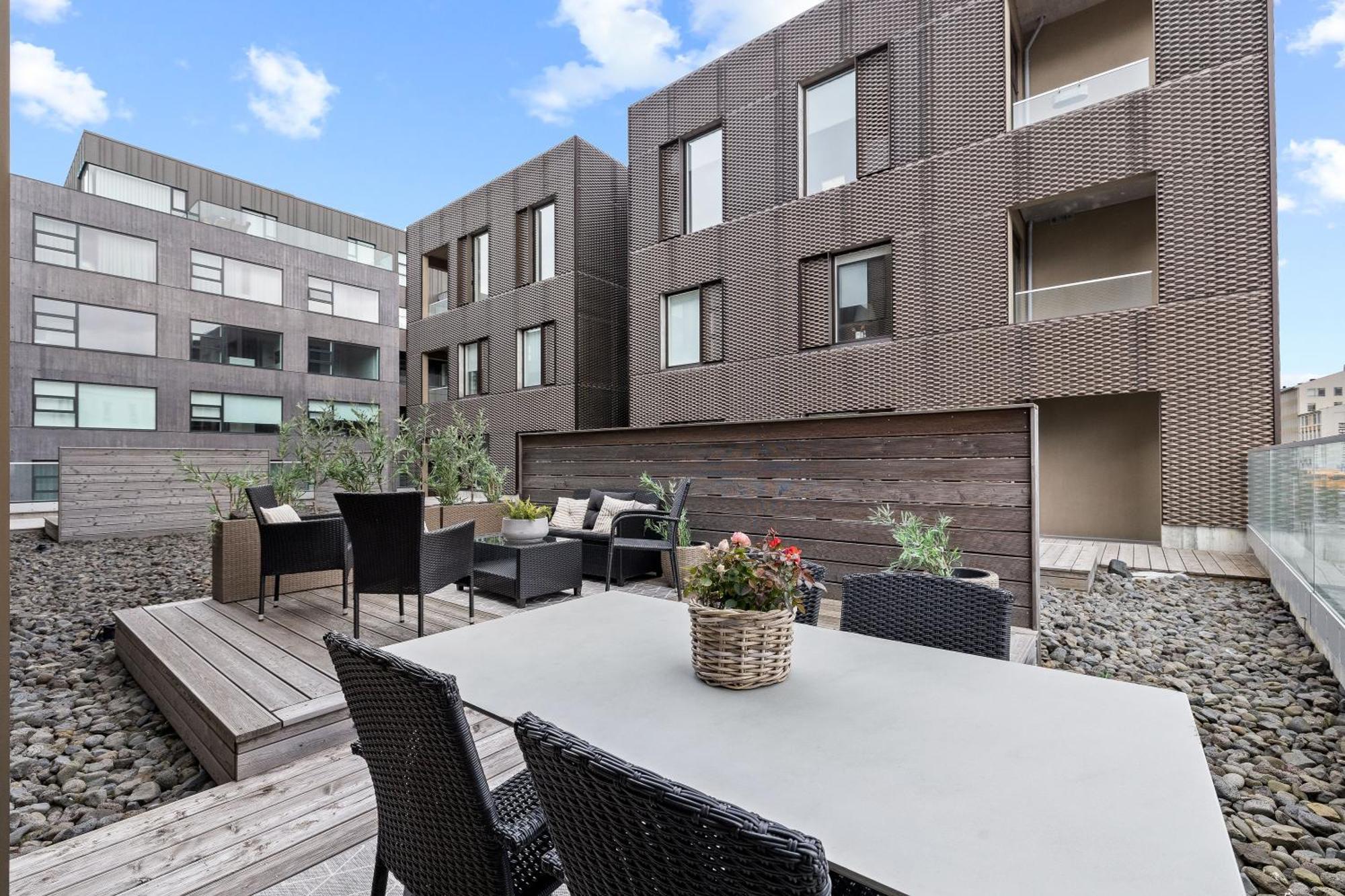 Vibrant Hafnatorg I Spacious Property With Expansive Garage Reikiavik Exterior foto