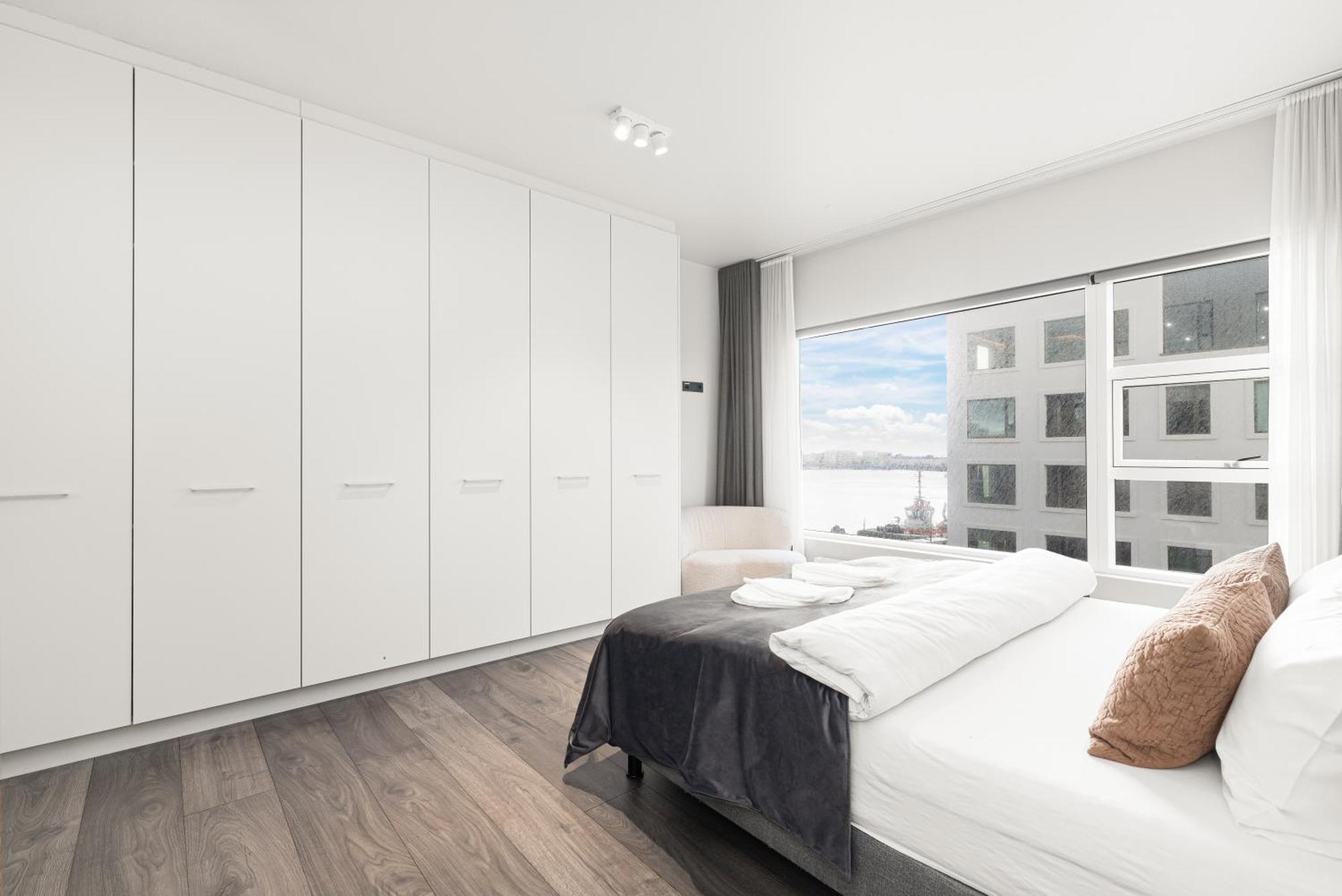 Vibrant Hafnatorg I Spacious Property With Expansive Garage Reikiavik Exterior foto